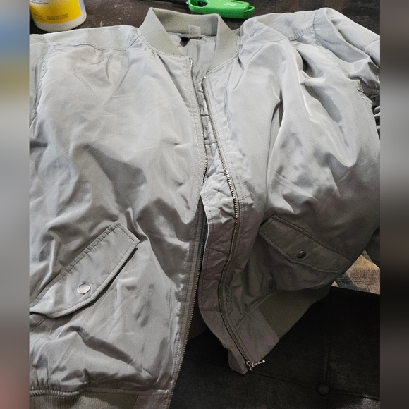 H&m Light Sage oversized bomber - Picture 1 of 9
